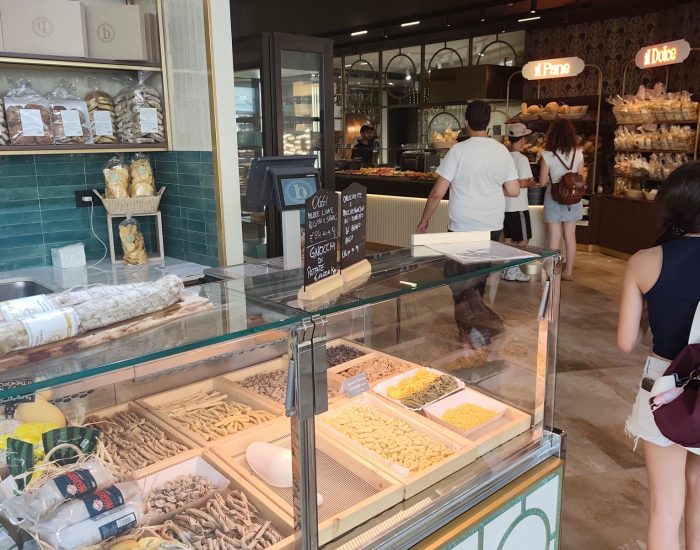 Menù del ristorante a Lecce con pasta fresca fatta in casa, carne, pesce, brunch, bakery, dolci artigianali e specialità salentine preparate quotidianamente.